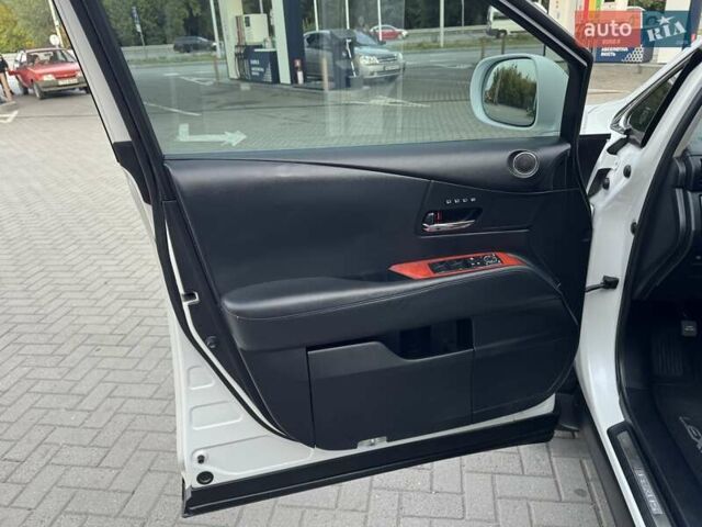 Белый Лексус РХ, объемом двигателя 3.46 л и пробегом 162 тыс. км за 17900 $, фото 20 на Automoto.ua