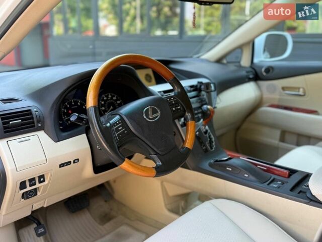 Белый Лексус РХ, объемом двигателя 3.46 л и пробегом 124 тыс. км за 18599 $, фото 12 на Automoto.ua