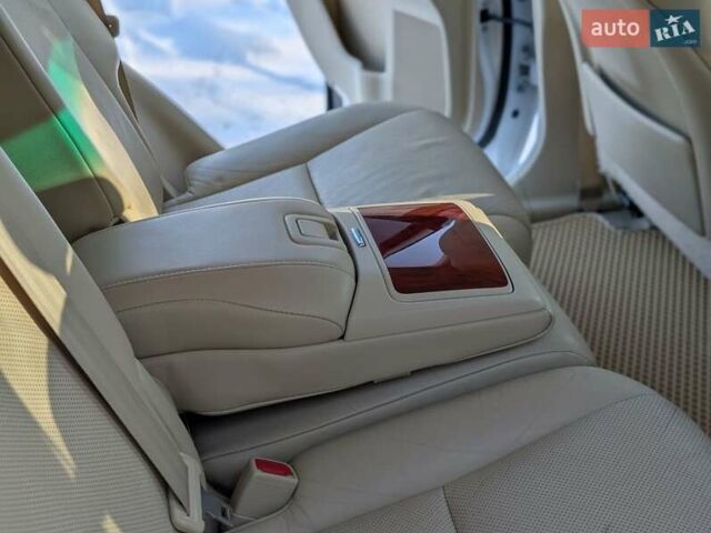 Белый Лексус РХ, объемом двигателя 3.5 л и пробегом 212 тыс. км за 16700 $, фото 69 на Automoto.ua