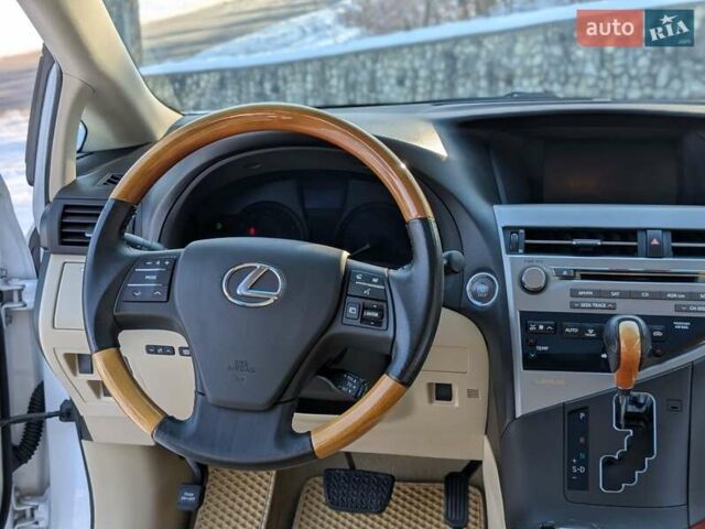 Белый Лексус РХ, объемом двигателя 3.5 л и пробегом 212 тыс. км за 16700 $, фото 82 на Automoto.ua