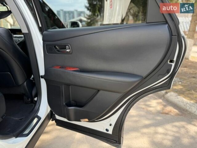 Білий Лексус РХ, об'ємом двигуна 3.46 л та пробігом 250 тис. км за 15999 $, фото 60 на Automoto.ua