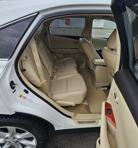 Белый Лексус РХ, объемом двигателя 3.46 л и пробегом 118 тыс. км за 19500 $, фото 13 на Automoto.ua