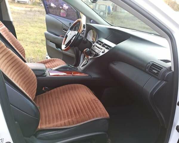 Белый Лексус РХ, объемом двигателя 3.46 л и пробегом 198 тыс. км за 17000 $, фото 9 на Automoto.ua