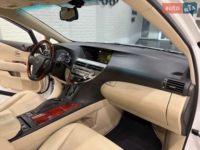 Белый Лексус РХ, объемом двигателя 3.46 л и пробегом 140 тыс. км за 17999 $, фото 103 на Automoto.ua