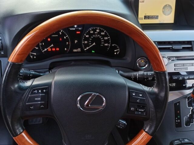 Белый Лексус РХ, объемом двигателя 3.5 л и пробегом 198 тыс. км за 17000 $, фото 13 на Automoto.ua