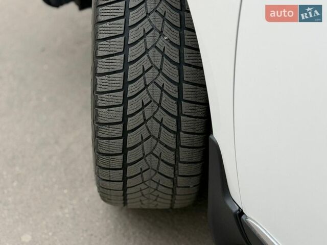 Білий Лексус РХ, об'ємом двигуна 3.46 л та пробігом 250 тис. км за 15999 $, фото 12 на Automoto.ua