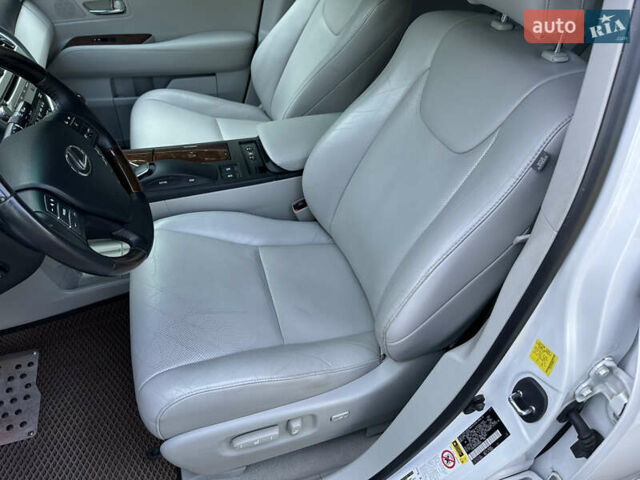 Белый Лексус РХ, объемом двигателя 3.5 л и пробегом 127 тыс. км за 19500 $, фото 6 на Automoto.ua