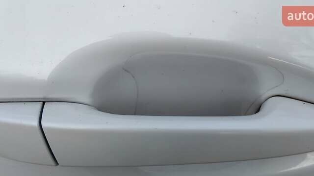 Белый Лексус РХ, объемом двигателя 3.46 л и пробегом 236 тыс. км за 19500 $, фото 24 на Automoto.ua