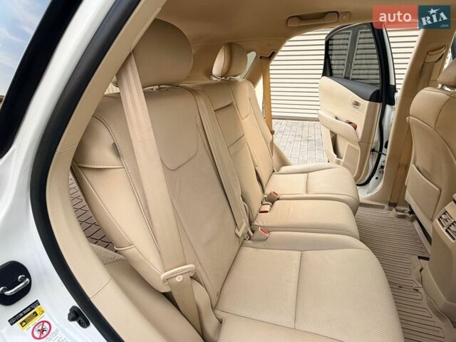 Белый Лексус РХ, объемом двигателя 3.5 л и пробегом 103 тыс. км за 18700 $, фото 83 на Automoto.ua