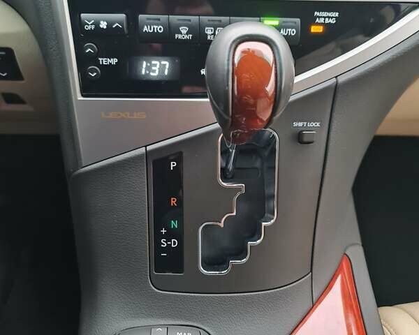 Белый Лексус РХ, объемом двигателя 3.5 л и пробегом 59 тыс. км за 21990 $, фото 19 на Automoto.ua