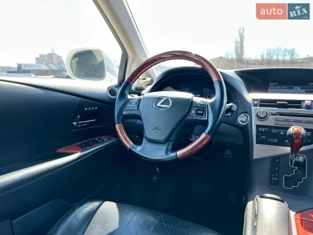 Белый Лексус РХ, объемом двигателя 3.46 л и пробегом 123 тыс. км за 16990 $, фото 21 на Automoto.ua
