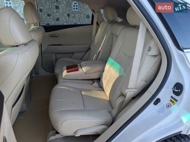 Белый Лексус РХ, объемом двигателя 3.5 л и пробегом 212 тыс. км за 16700 $, фото 66 на Automoto.ua