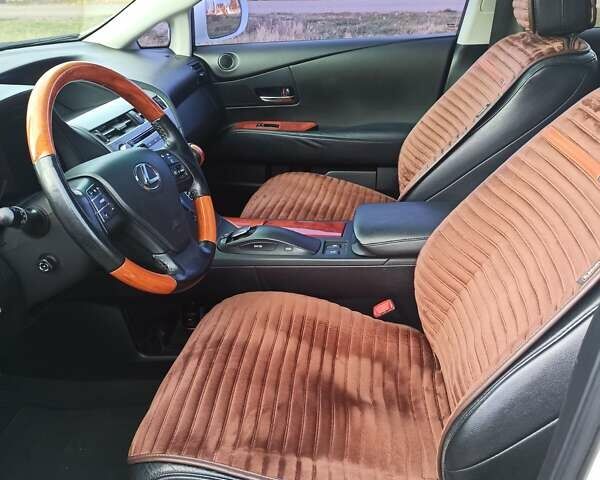 Белый Лексус РХ, объемом двигателя 3.46 л и пробегом 198 тыс. км за 17000 $, фото 1 на Automoto.ua