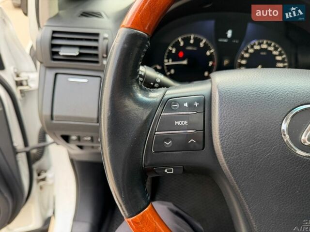 Білий Лексус РХ, об'ємом двигуна 3.46 л та пробігом 250 тис. км за 15999 $, фото 47 на Automoto.ua