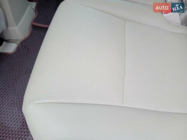 Белый Лексус РХ, объемом двигателя 3.46 л и пробегом 220 тыс. км за 12900 $, фото 14 на Automoto.ua