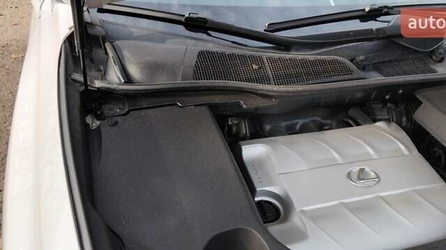 Белый Лексус РХ, объемом двигателя 3.46 л и пробегом 236 тыс. км за 19500 $, фото 49 на Automoto.ua