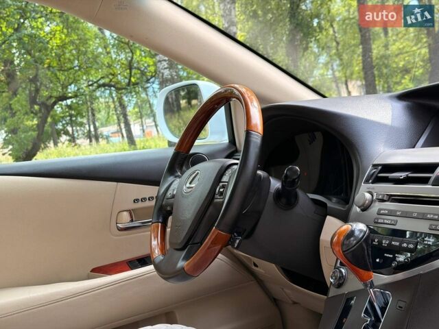Белый Лексус РХ, объемом двигателя 3.46 л и пробегом 185 тыс. км за 14650 $, фото 32 на Automoto.ua