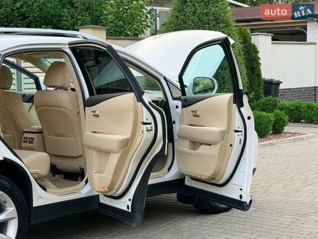 Белый Лексус РХ, объемом двигателя 3.5 л и пробегом 103 тыс. км за 18700 $, фото 63 на Automoto.ua