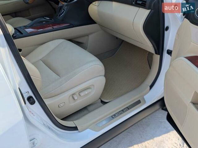 Белый Лексус РХ, объемом двигателя 3.5 л и пробегом 212 тыс. км за 16700 $, фото 74 на Automoto.ua