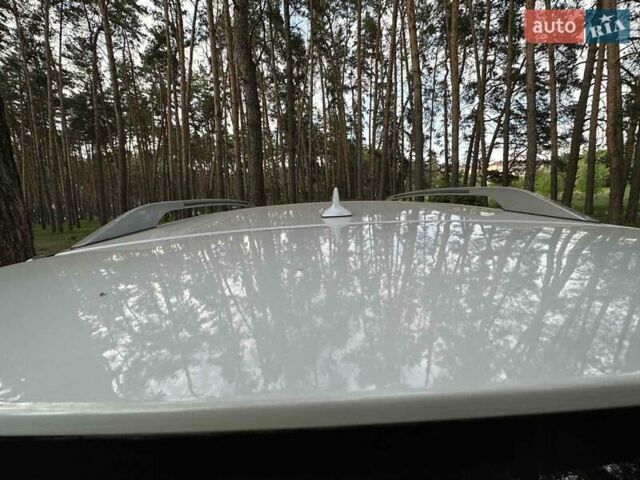 Білий Лексус РХ, об'ємом двигуна 3.46 л та пробігом 195 тис. км за 19000 $, фото 22 на Automoto.ua
