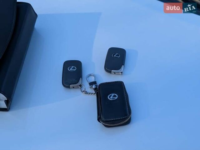 Белый Лексус РХ, объемом двигателя 3.5 л и пробегом 212 тыс. км за 16700 $, фото 96 на Automoto.ua