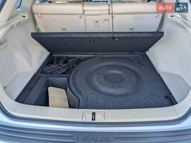 Белый Лексус РХ, объемом двигателя 3.5 л и пробегом 212 тыс. км за 16700 $, фото 47 на Automoto.ua