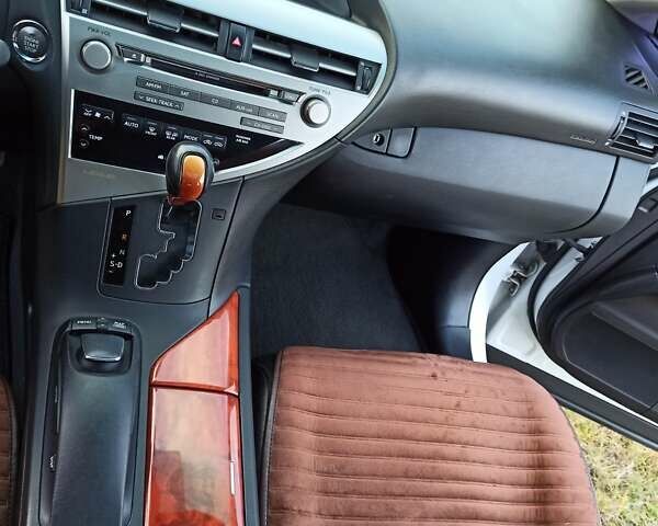 Белый Лексус РХ, объемом двигателя 3.46 л и пробегом 198 тыс. км за 17000 $, фото 15 на Automoto.ua