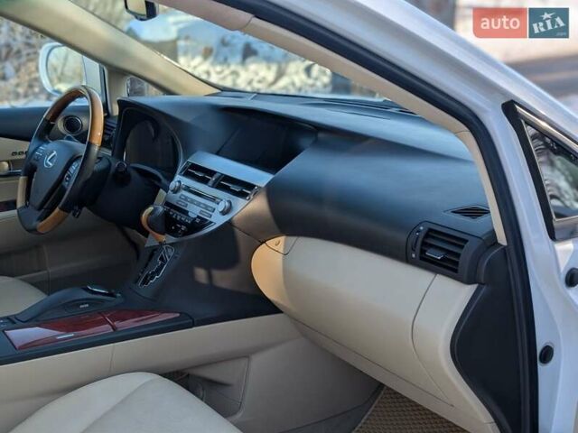 Белый Лексус РХ, объемом двигателя 3.5 л и пробегом 212 тыс. км за 16700 $, фото 80 на Automoto.ua