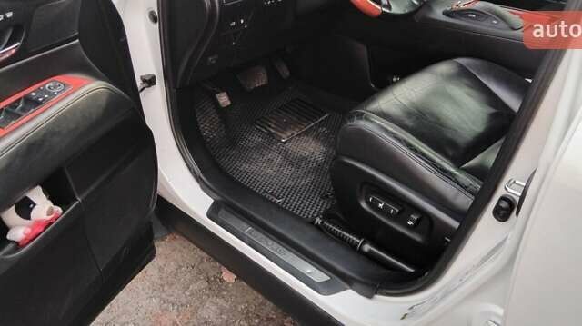 Белый Лексус РХ, объемом двигателя 3.46 л и пробегом 236 тыс. км за 19500 $, фото 69 на Automoto.ua