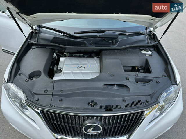 Белый Лексус РХ, объемом двигателя 3.5 л и пробегом 127 тыс. км за 19500 $, фото 21 на Automoto.ua