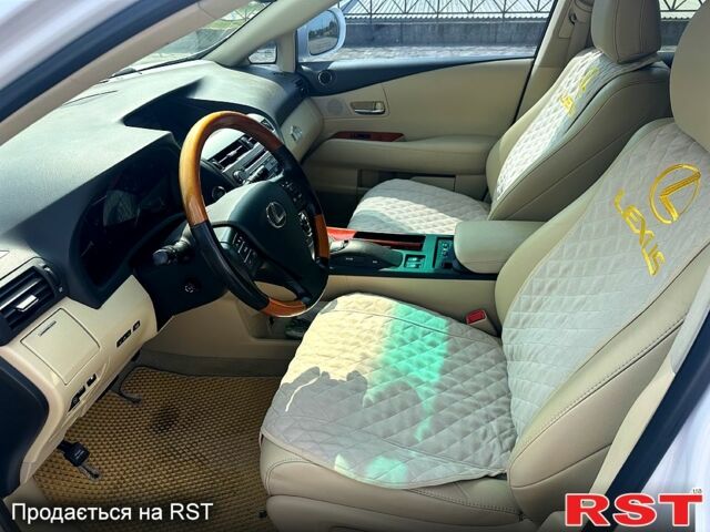 Белый Лексус РХ, объемом двигателя 3.5 л и пробегом 210 тыс. км за 17500 $, фото 3 на Automoto.ua
