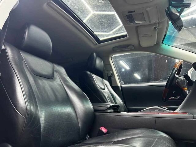 Белый Лексус РХ, объемом двигателя 3.5 л и пробегом 159 тыс. км за 16600 $, фото 18 на Automoto.ua