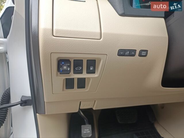 Белый Лексус РХ, объемом двигателя 3.46 л и пробегом 174 тыс. км за 15500 $, фото 17 на Automoto.ua
