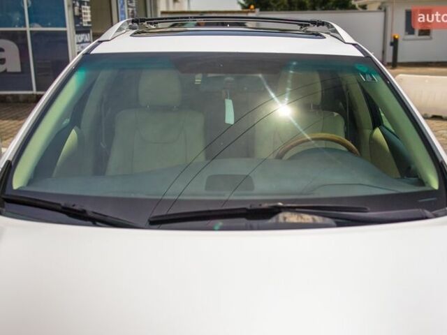 Белый Лексус РХ, объемом двигателя 3.46 л и пробегом 200 тыс. км за 20000 $, фото 4 на Automoto.ua