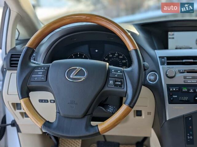 Белый Лексус РХ, объемом двигателя 3.5 л и пробегом 212 тыс. км за 16700 $, фото 84 на Automoto.ua