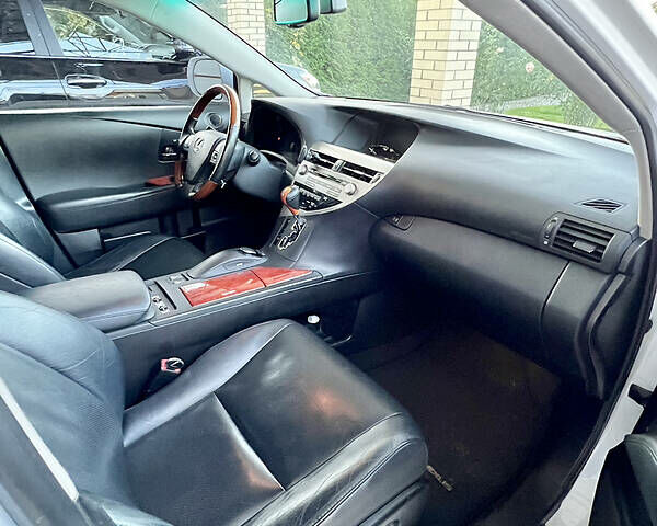 Белый Лексус РХ, объемом двигателя 3.5 л и пробегом 256 тыс. км за 16500 $, фото 5 на Automoto.ua