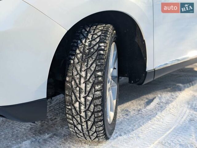 Белый Лексус РХ, объемом двигателя 3.5 л и пробегом 212 тыс. км за 16700 $, фото 8 на Automoto.ua