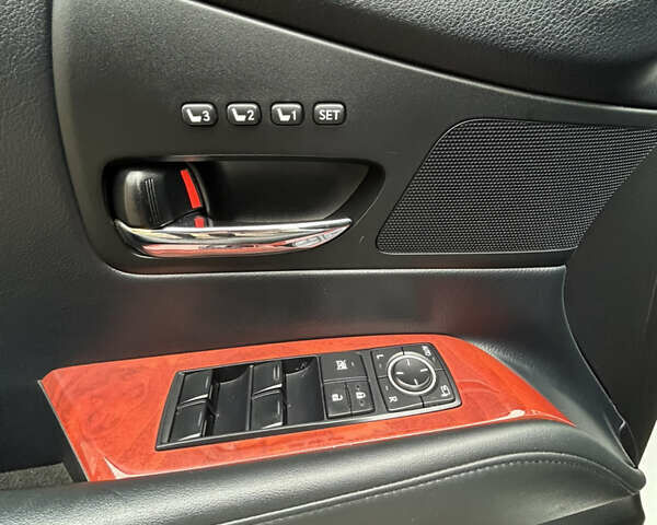 Белый Лексус РХ, объемом двигателя 3.5 л и пробегом 197 тыс. км за 18500 $, фото 19 на Automoto.ua