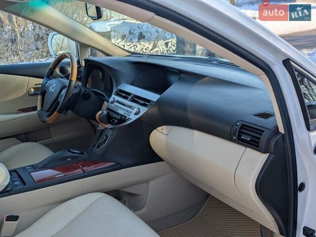 Белый Лексус РХ, объемом двигателя 3.5 л и пробегом 212 тыс. км за 16700 $, фото 75 на Automoto.ua
