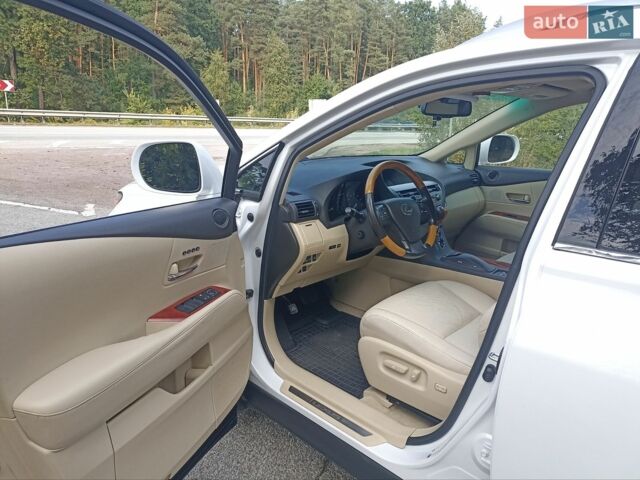 Белый Лексус РХ, объемом двигателя 3.46 л и пробегом 174 тыс. км за 15500 $, фото 6 на Automoto.ua