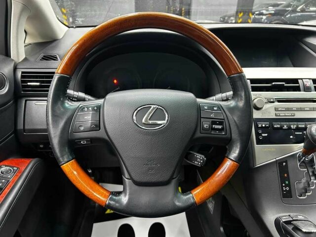 Белый Лексус РХ, объемом двигателя 3.5 л и пробегом 159 тыс. км за 16600 $, фото 13 на Automoto.ua