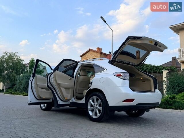 Белый Лексус РХ, объемом двигателя 3.5 л и пробегом 103 тыс. км за 18700 $, фото 66 на Automoto.ua