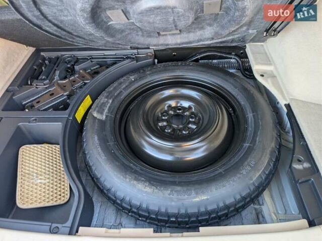 Белый Лексус РХ, объемом двигателя 3.5 л и пробегом 212 тыс. км за 16700 $, фото 48 на Automoto.ua