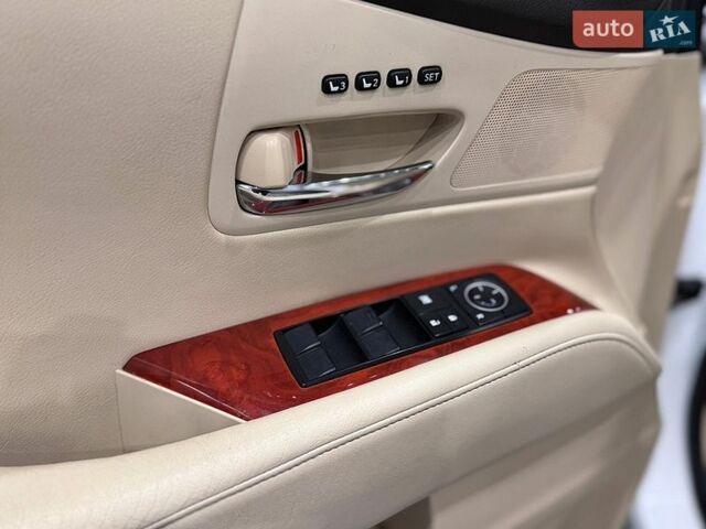 Белый Лексус РХ, объемом двигателя 3.46 л и пробегом 140 тыс. км за 17999 $, фото 71 на Automoto.ua