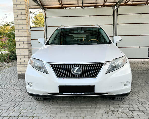 Белый Лексус РХ, объемом двигателя 3.5 л и пробегом 256 тыс. км за 16500 $, фото 1 на Automoto.ua