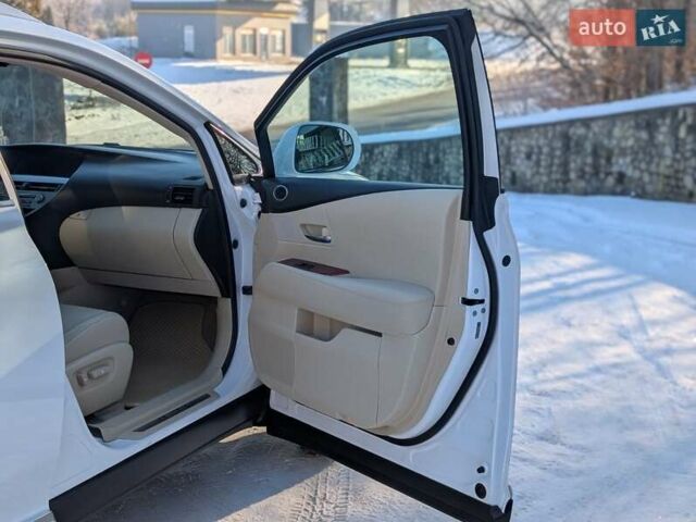 Белый Лексус РХ, объемом двигателя 3.5 л и пробегом 212 тыс. км за 16700 $, фото 72 на Automoto.ua