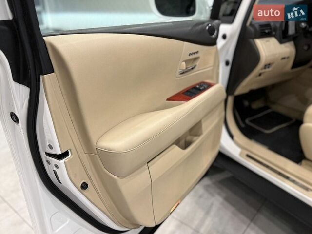 Белый Лексус РХ, объемом двигателя 3.46 л и пробегом 140 тыс. км за 17999 $, фото 72 на Automoto.ua