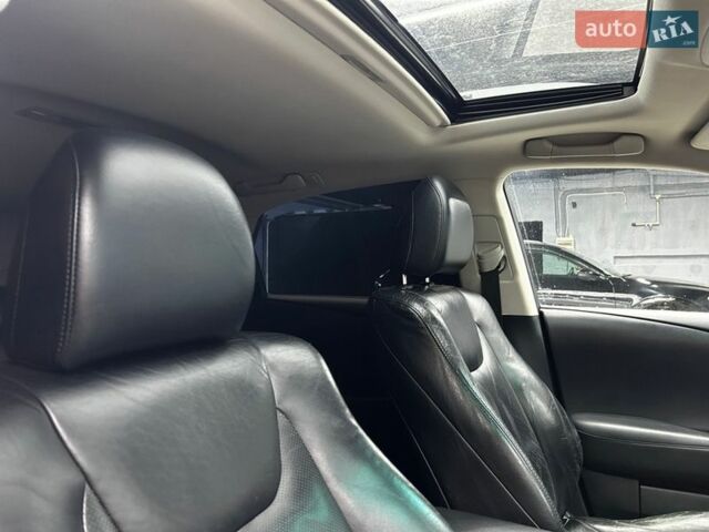 Белый Лексус РХ, объемом двигателя 3.46 л и пробегом 159 тыс. км за 16600 $, фото 25 на Automoto.ua