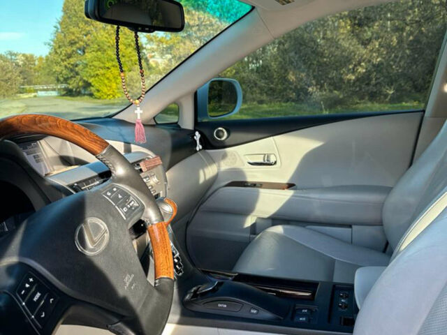 Белый Лексус РХ, объемом двигателя 3.46 л и пробегом 162 тыс. км за 19700 $, фото 16 на Automoto.ua