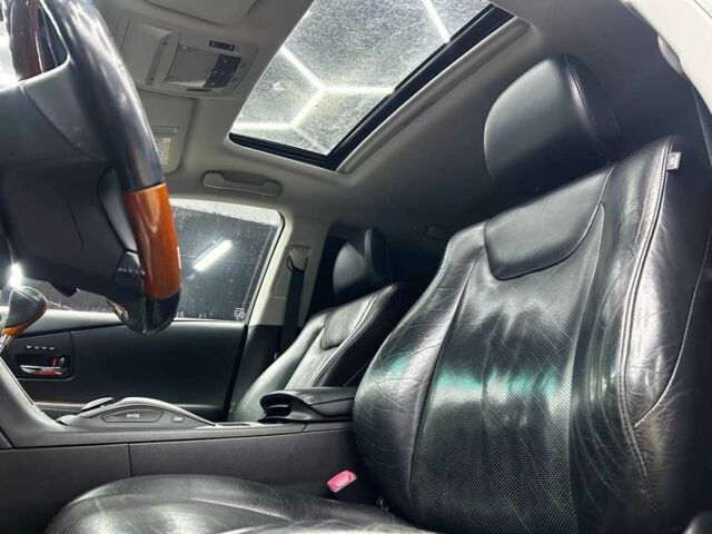 Белый Лексус РХ, объемом двигателя 3.5 л и пробегом 159 тыс. км за 16600 $, фото 8 на Automoto.ua